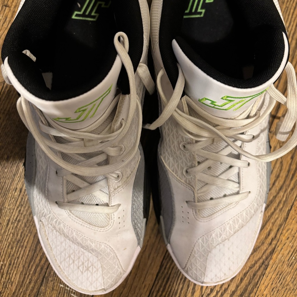 Jordan White and Gray Sneakers with Green Accents - Picture 4 of 4